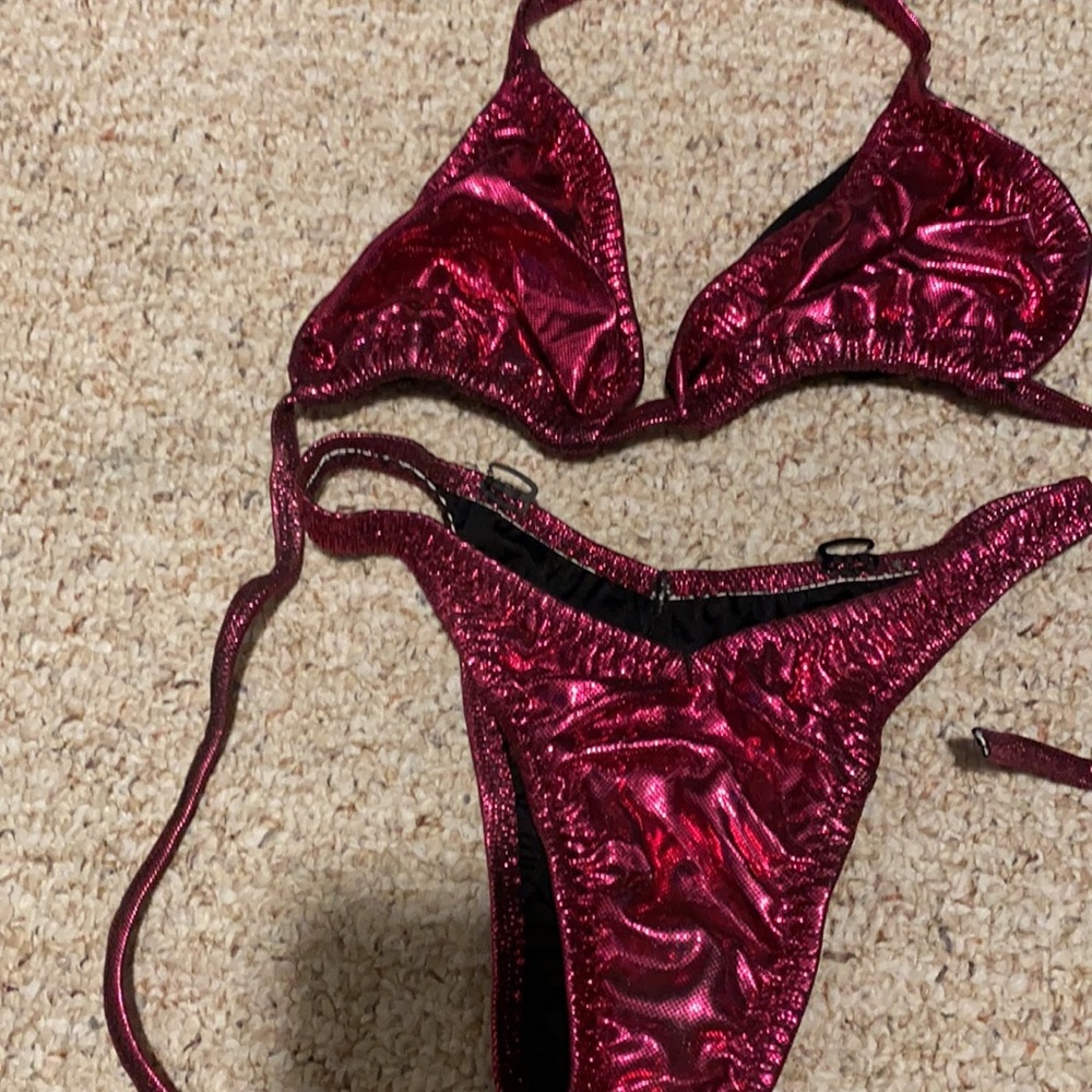 Competition Suit - Picture 9 of 9